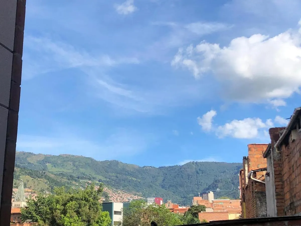 Apartaestudios Zeus 1 Medellin 0*,  Colombia